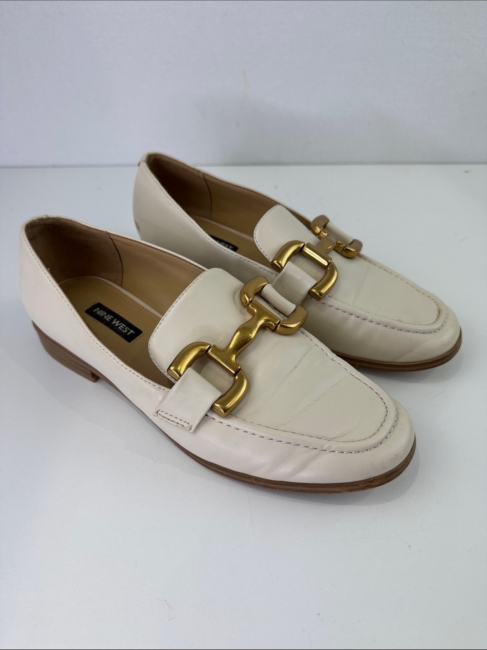 Nine West Cream Leather Loafers with Gold Chain Accent